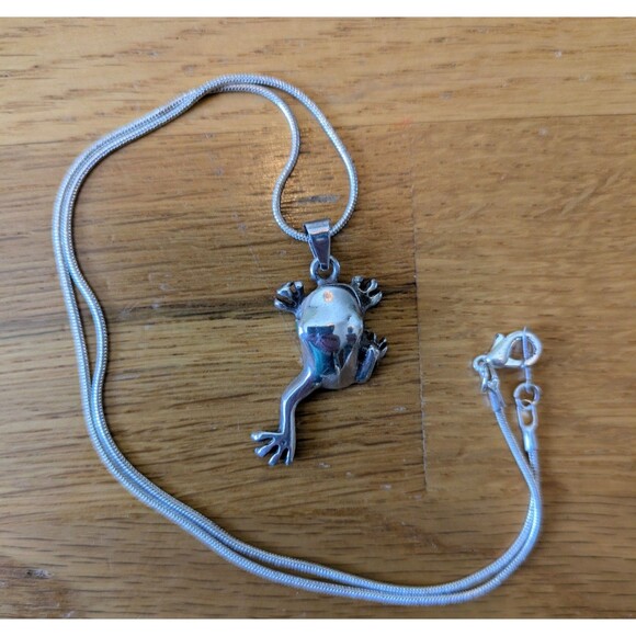 Sterling Silver 925 Jumping Frog Charm Pendant Necklace 16" Long So Cute!! - Picture 1 of 9